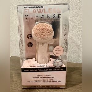 NIB Finishing Touch Flawless Cleanse Facial Cleanser & Massager